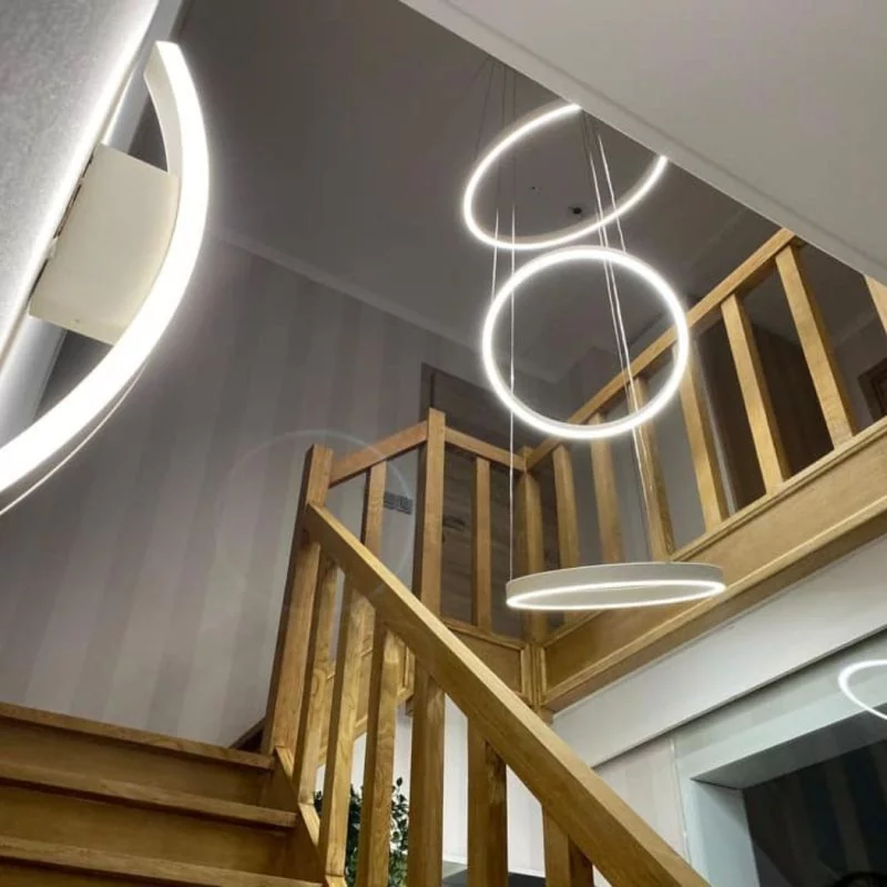 Hanging rings in the gallery